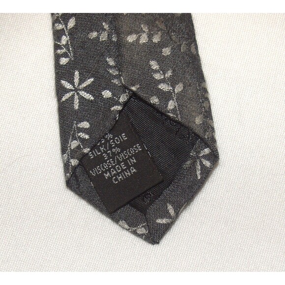 Vintage Calvin Klein Silk Blend Tie RARE pattern gray with Floral Ferns 3x60 - Picture 4 of 4